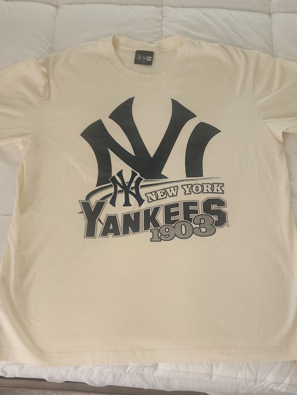 NWOT; New Era Yankees Tee